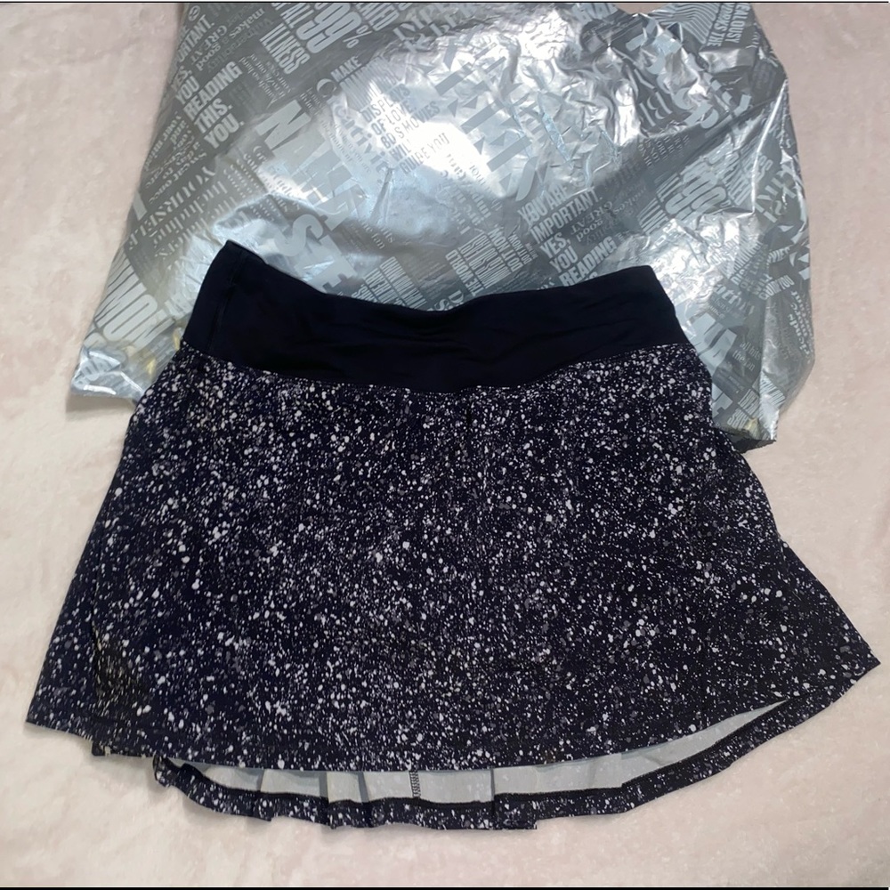 Lululemon (Size 2 Tall) Pacesetter Skirt